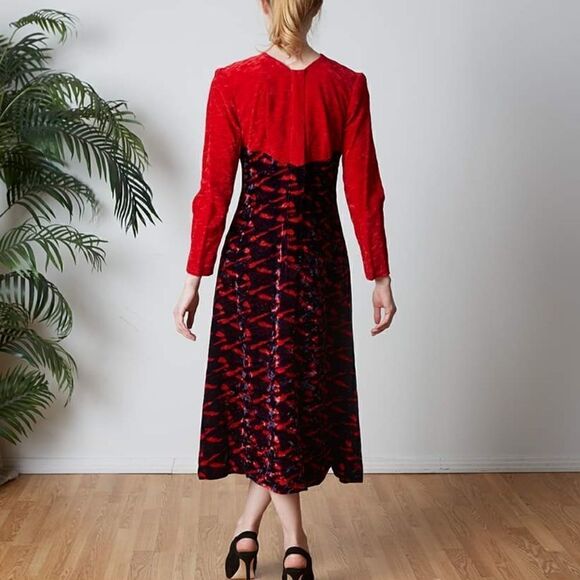 Dresses & Skirts - Vintage 60s Velvet Fitted Dress  